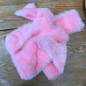 SOLD 💕 bundle of 2 fuzzy pink girls scarves